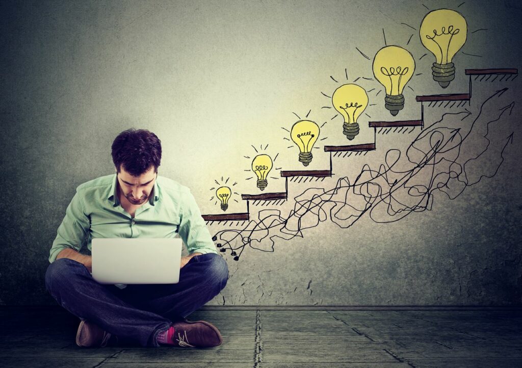 Emprendiendo y teniendo ideas ayudado por tu asesor